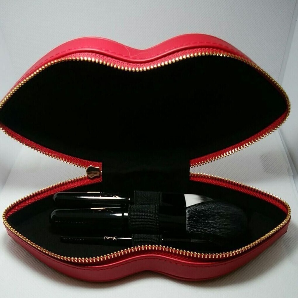 YSL 100% Authentic Faux Leather Hard Side Red Lip-Shape Makeup Case Brush Holder - Picture 2 of 14